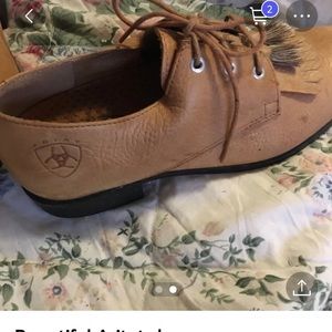 Beautiful ariat  loafers I paid 85 for them in amazing condition asking 65